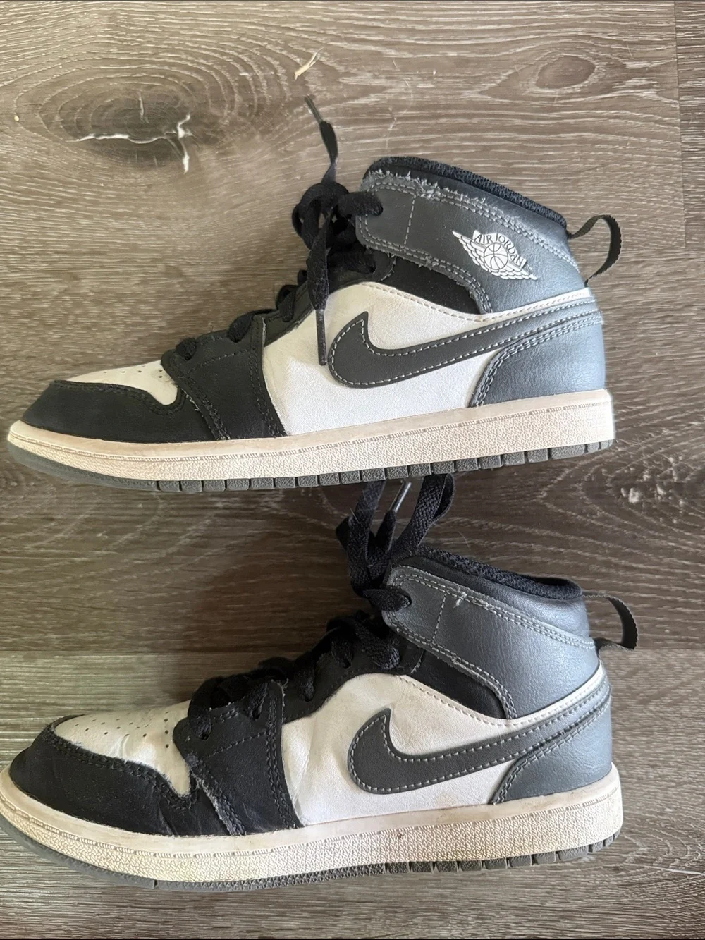 NIKE AIR JORDAN HIGH TOPS SHOES‎ SIZE 3Y